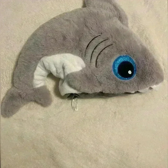 Shark hat in gray white blue & black very soft. NWOT Could used for a snuggly - Picture 6 of 7